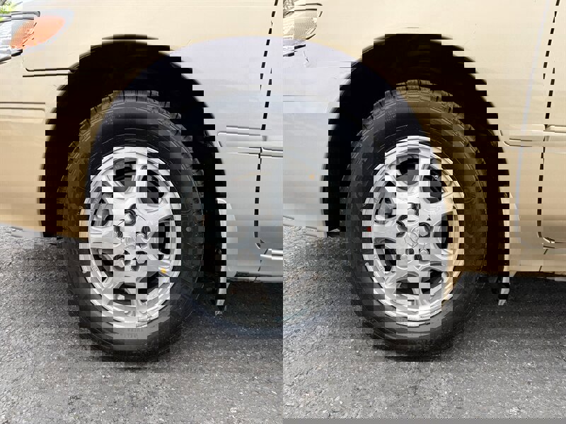 Used 2001 Toyota Solara SE image 9