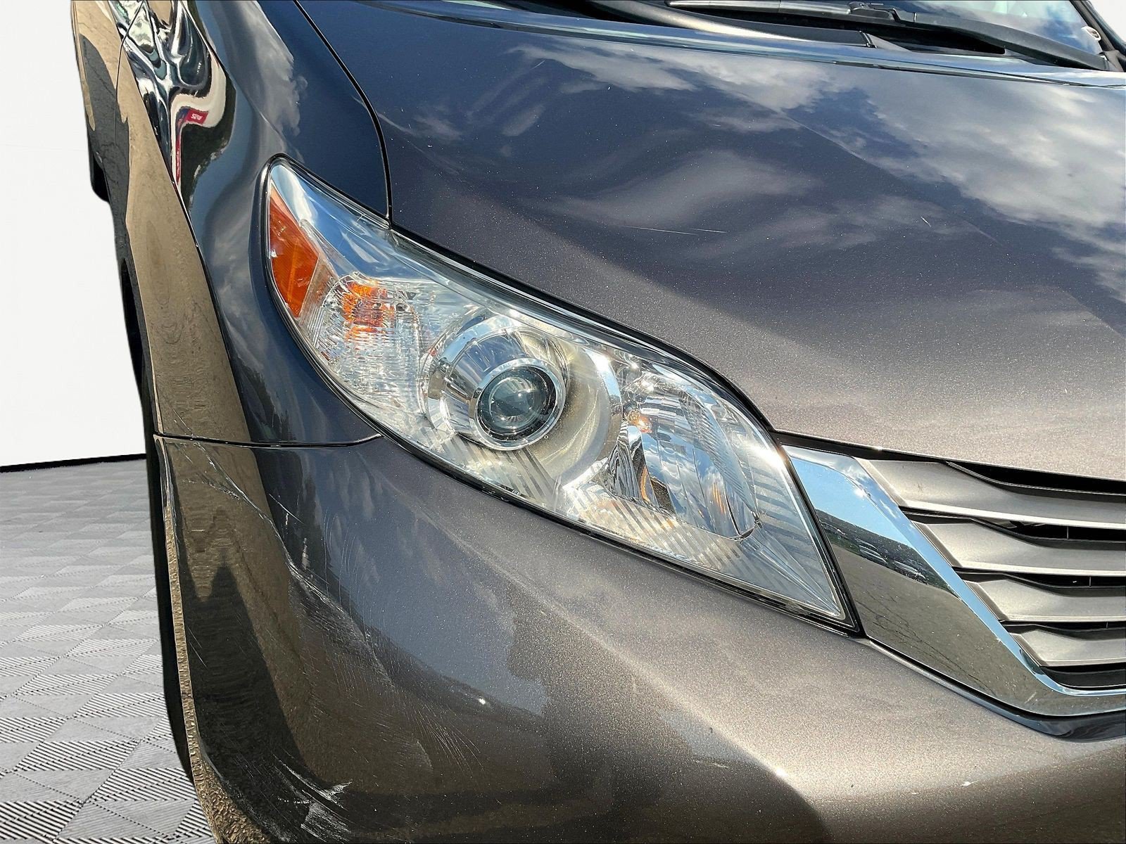 Used 2015 Toyota Sienna XLE Premium FWD image 33