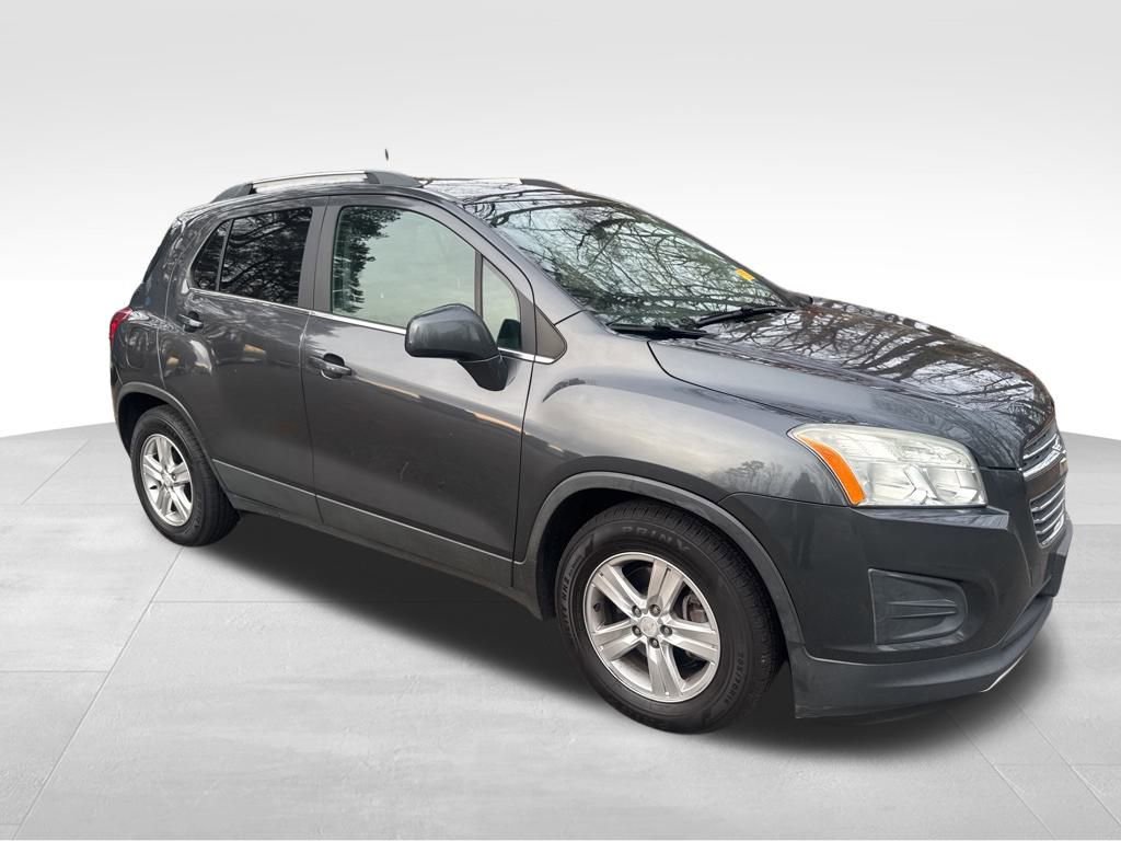 Used 2016 Chevrolet Trax LT w/ LT Sun and Sound Package image 8