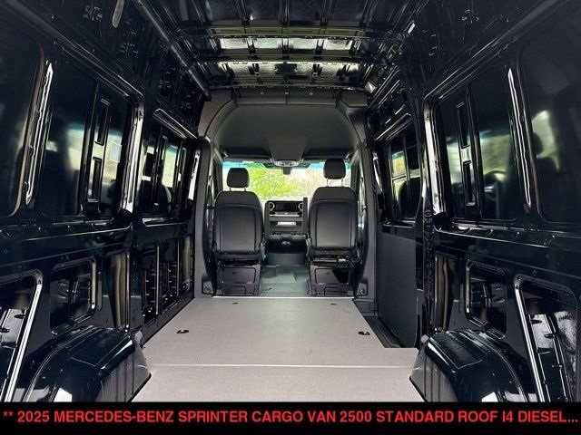 Used 2025 Mercedes-Benz Sprinter 2500 image 10