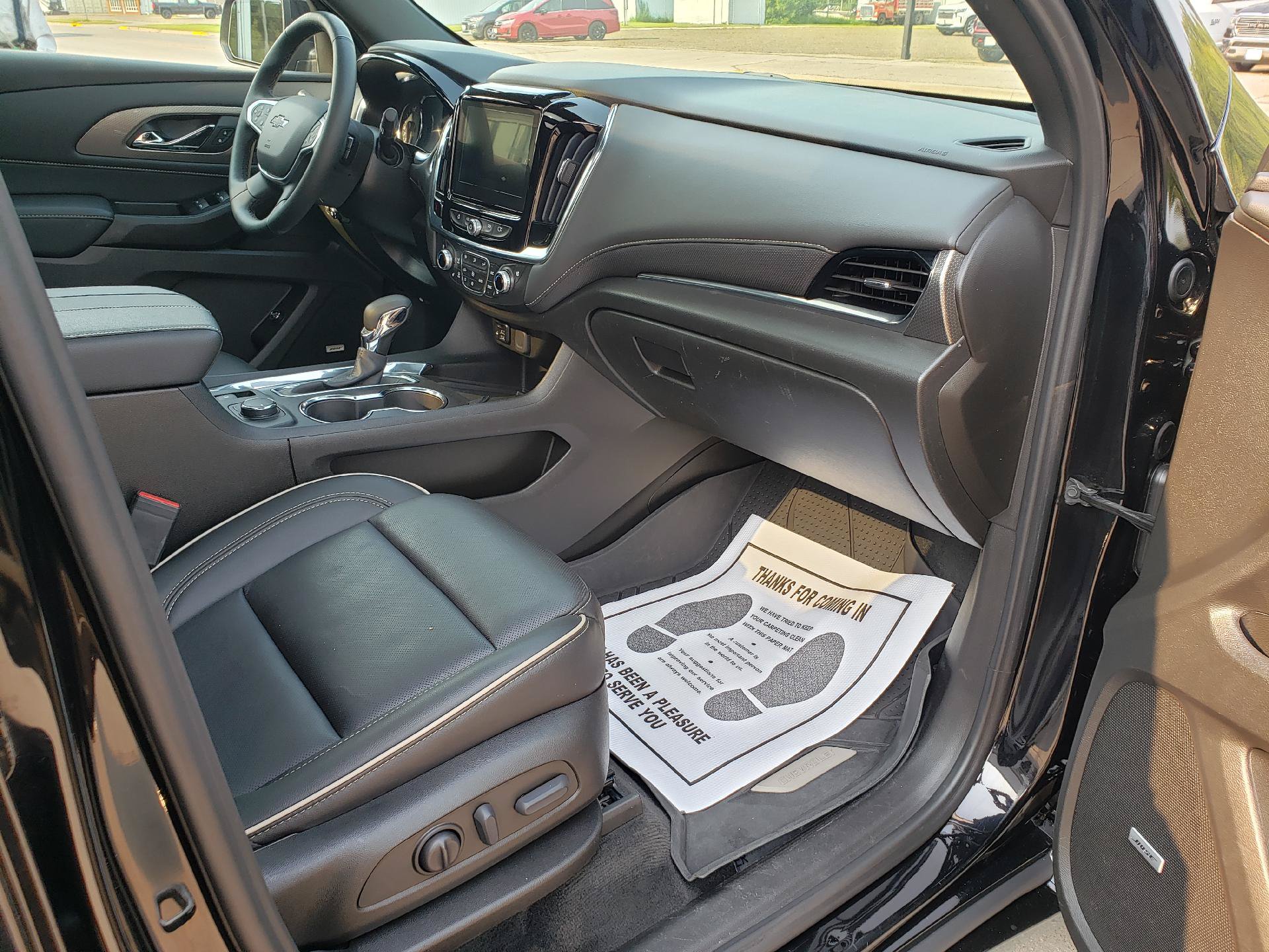 Used 2023 Chevrolet Traverse Premier w/ Redline Edition AWD/4WD image 10