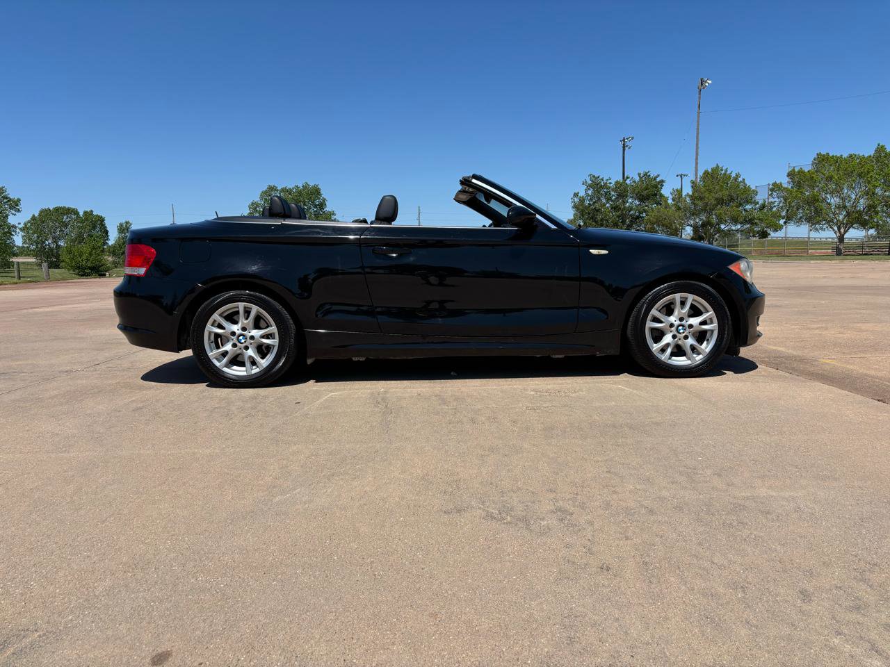 Used 2008 BMW 128i Convertible image 7