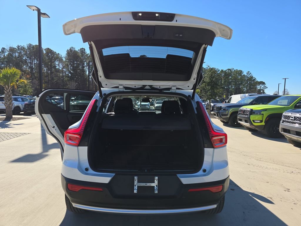 Used 2023 Volvo XC40 B5 Plus w/ Driver Assist Package image 16