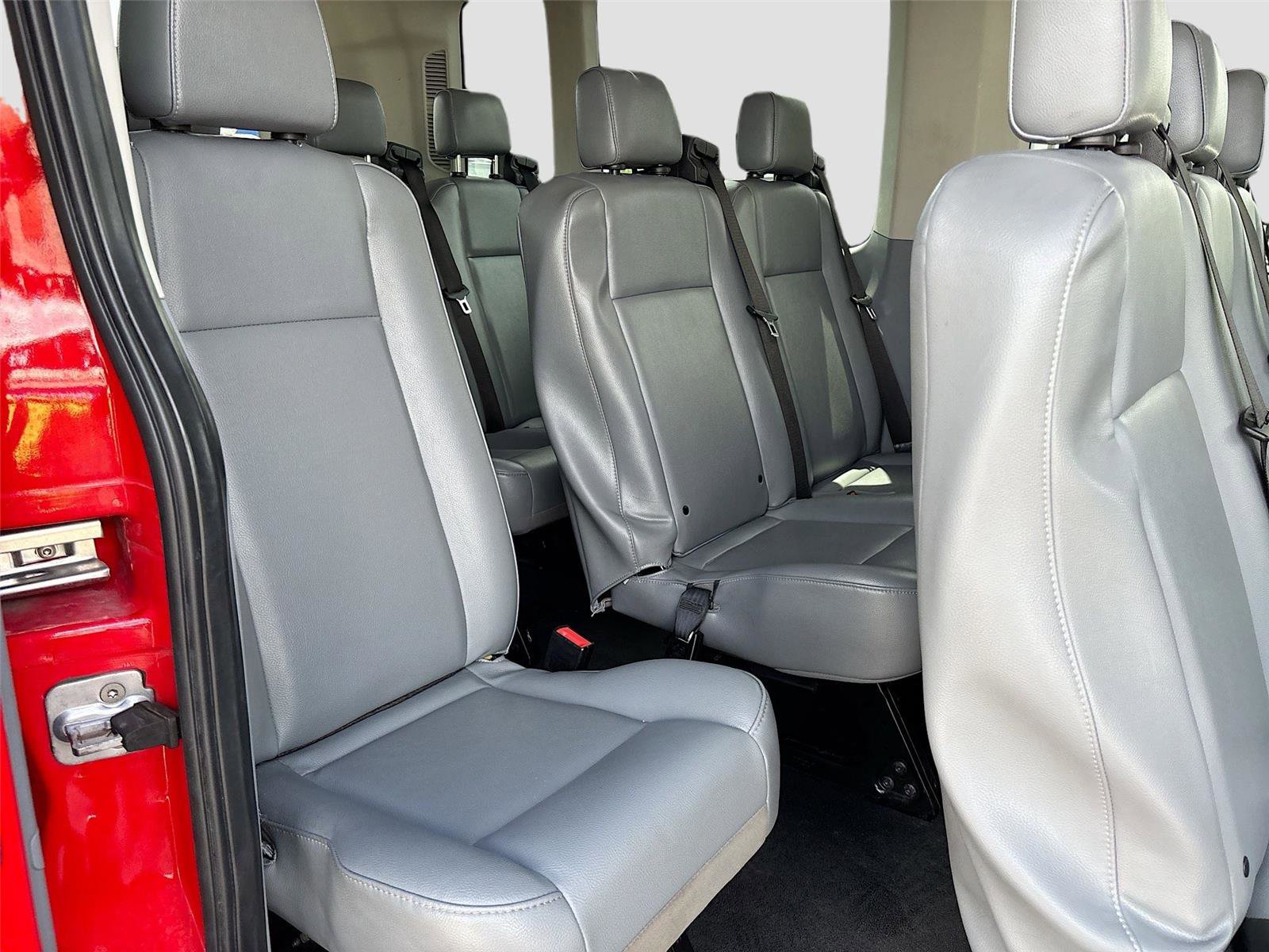 Used 2019 Ford Transit 350 XL image 32