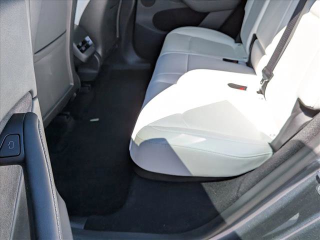 Used 2023 Tesla Model Y Long Range image 18