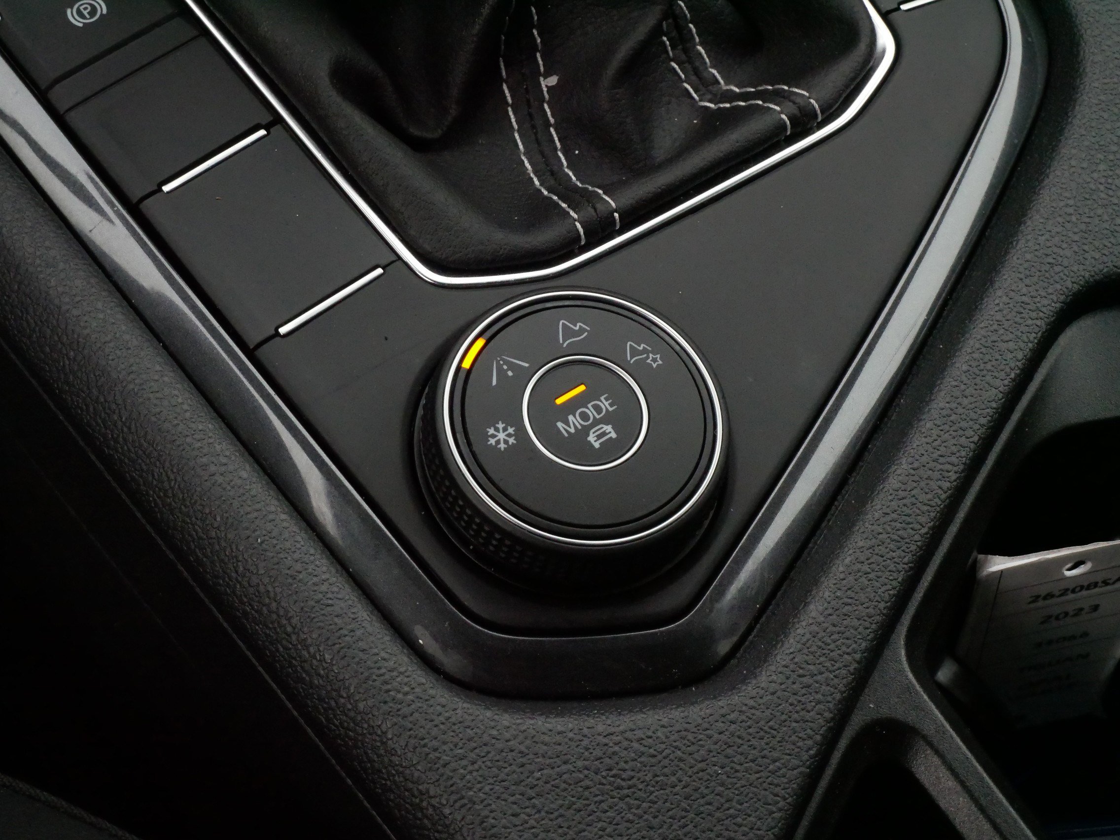 Used 2023 Volkswagen Tiguan SEL R-Line image 29