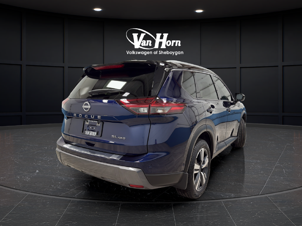 Used 2025 Nissan Rogue SL AWD/4WD image 7