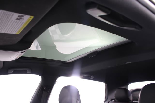 Used 2021 Volkswagen GTI SE image 9