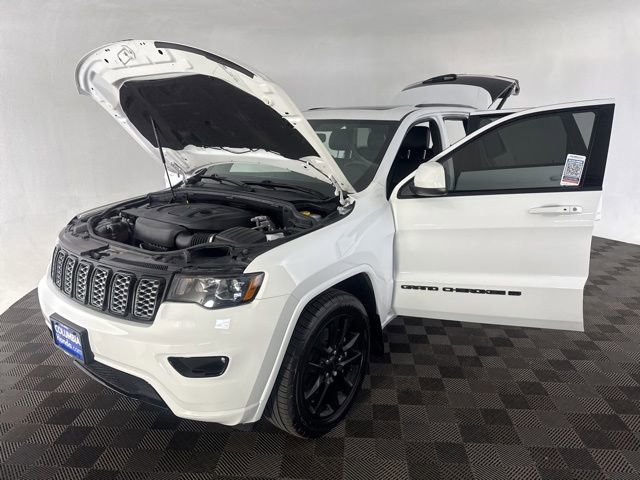 Used 2022 Jeep Grand Cherokee Laredo X AWD/4WD image 13