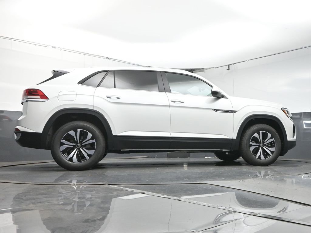 New 2026 Volkswagen Atlas Cross Sport SE image 40