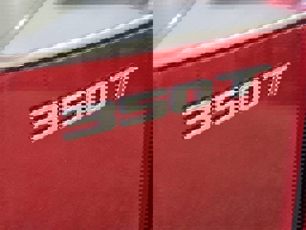 New 2025 Cadillac XT6 Luxury image 10