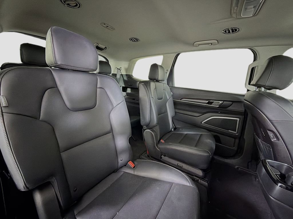 Used 2025 Kia Telluride S image 33