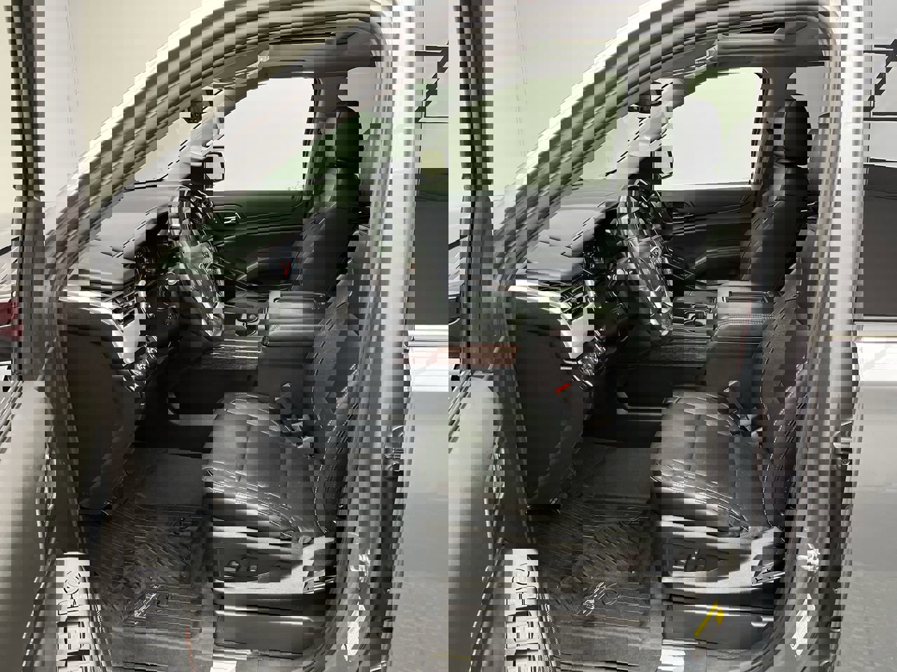 Used 2020 GMC Yukon XL SLT w/ Premium Edition image 3