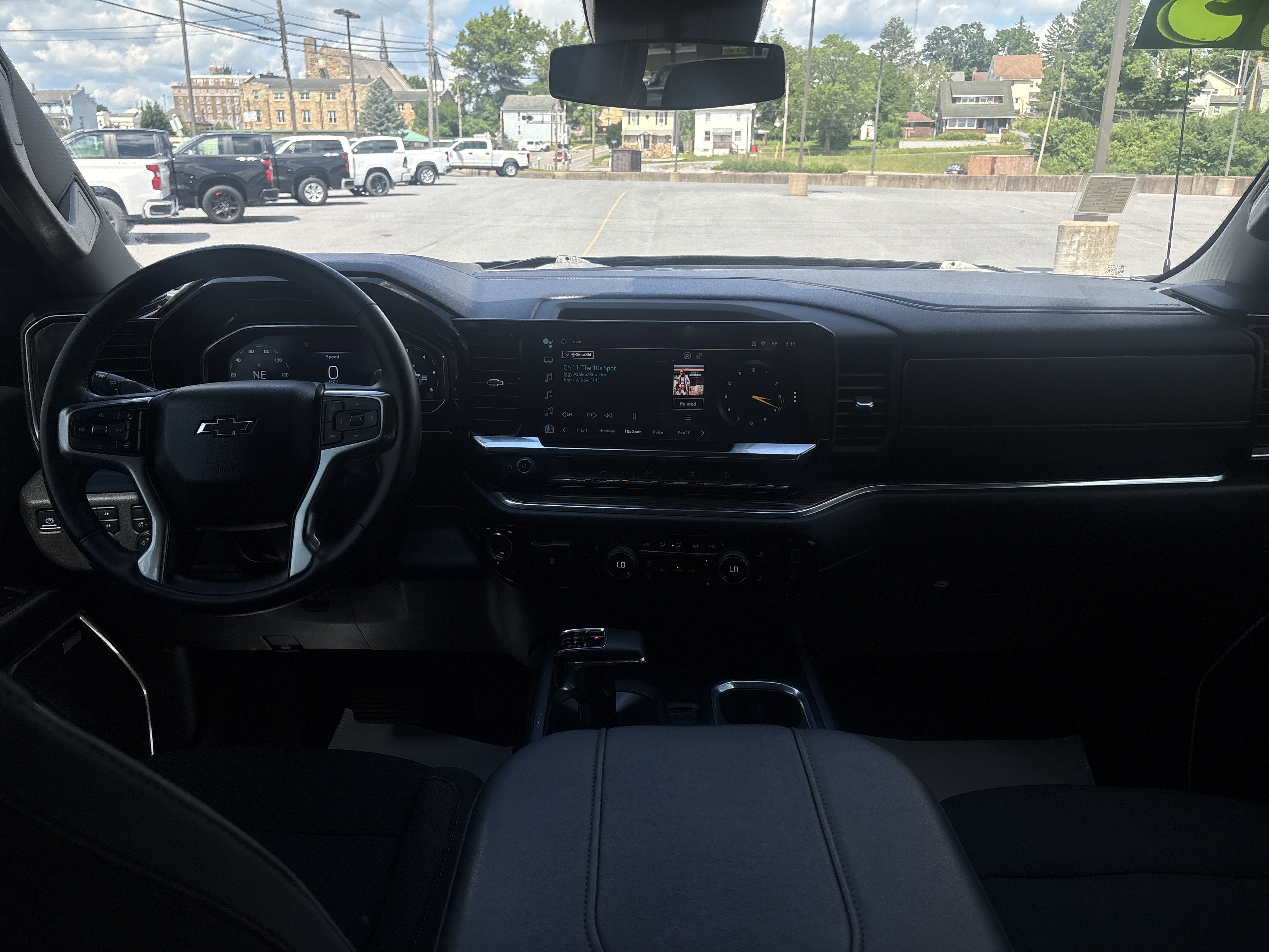 Used 2023 Chevrolet Silverado 1500 RST AWD/4WD image 5