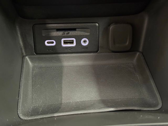 Used 2023 GMC Terrain SLT image 34