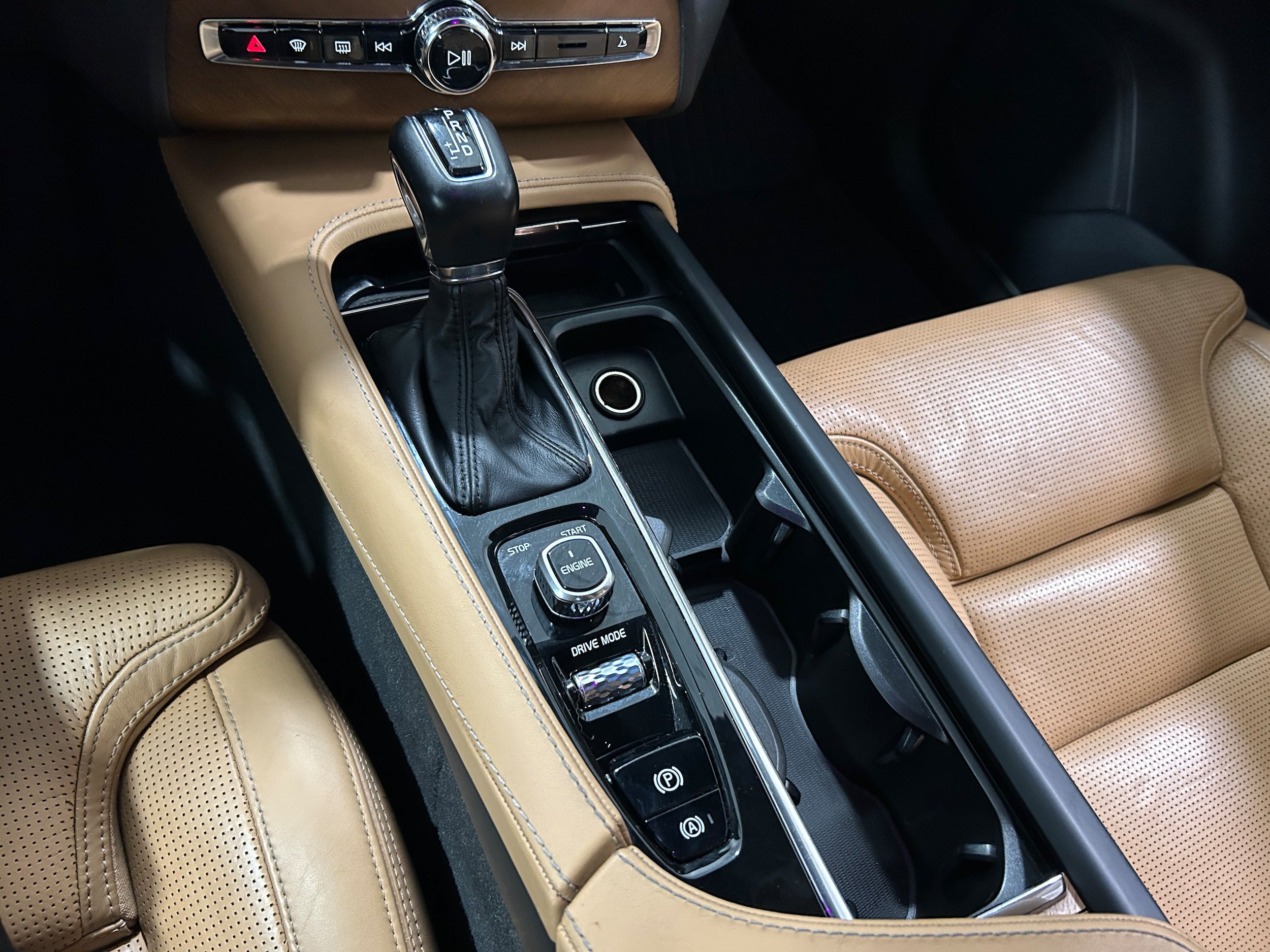 Used 2017 Volvo XC90 T6 Inscription w/ Luxury Package AWD/4WD image 10