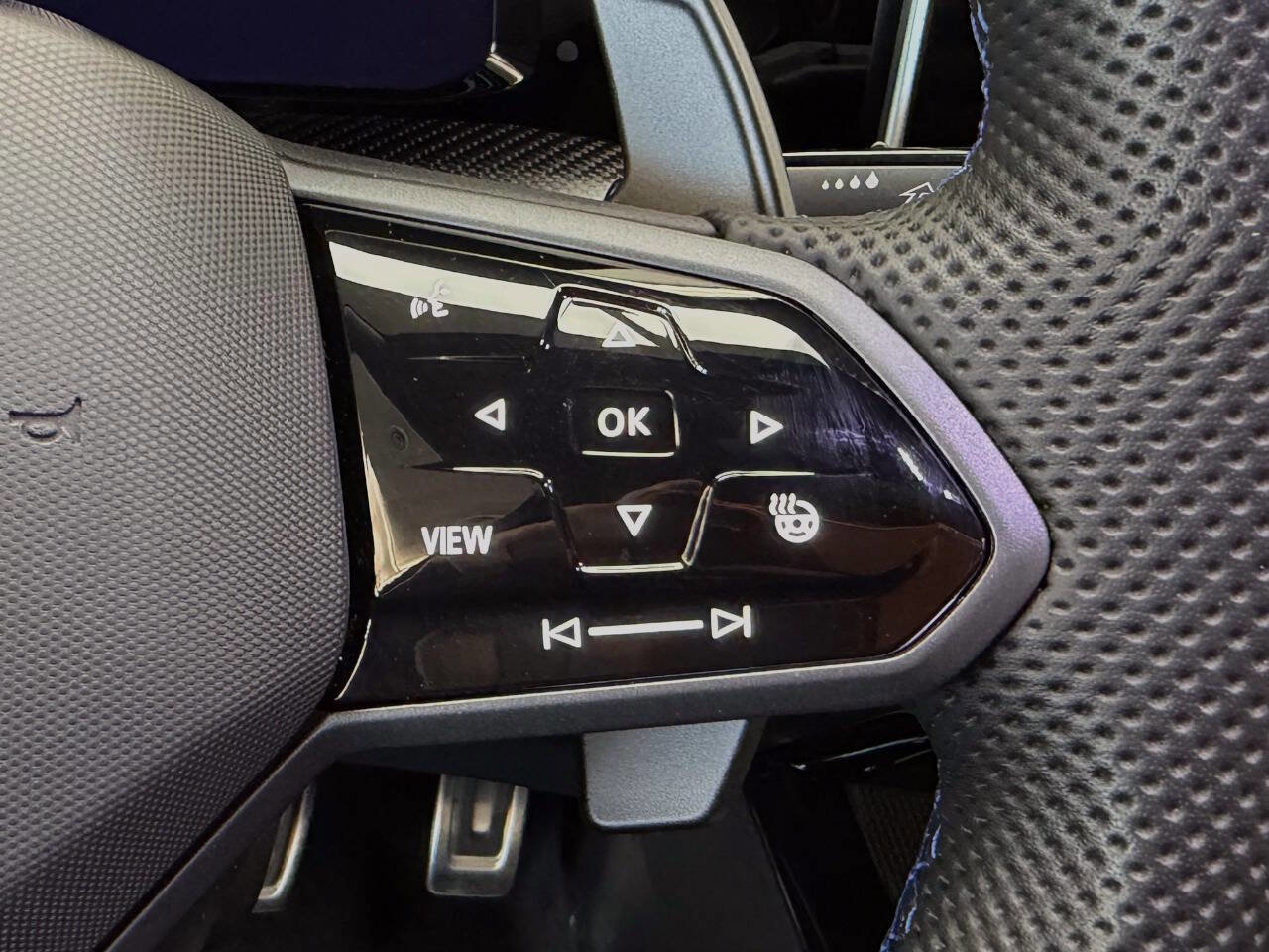 Used 2025 Volkswagen Golf R Black Edition image 46