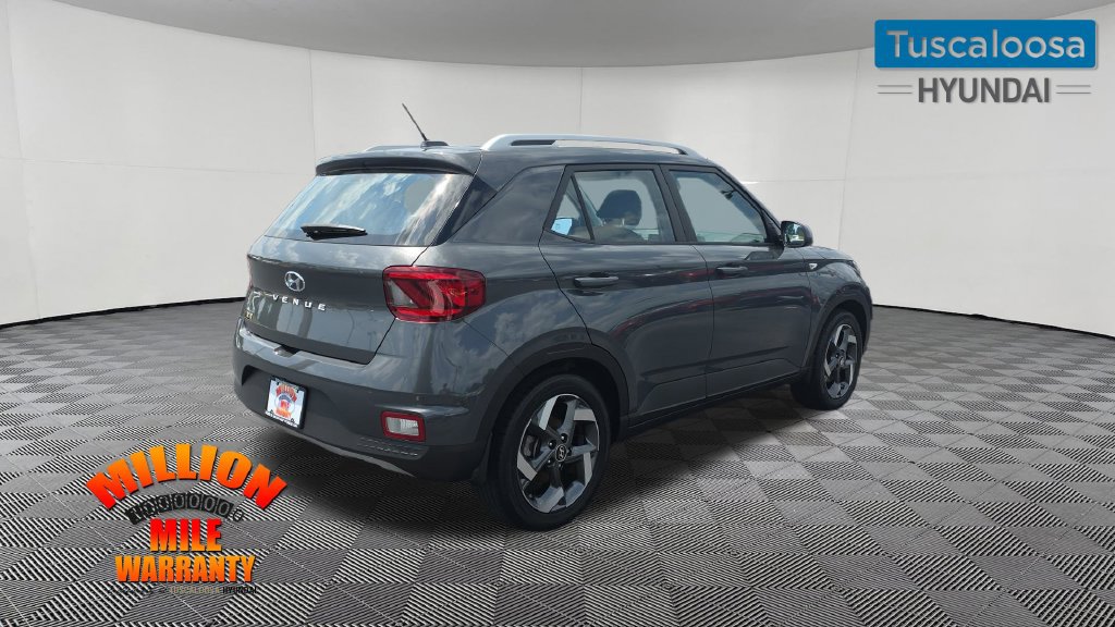 Used 2023 Hyundai Venue SEL FWD image 8