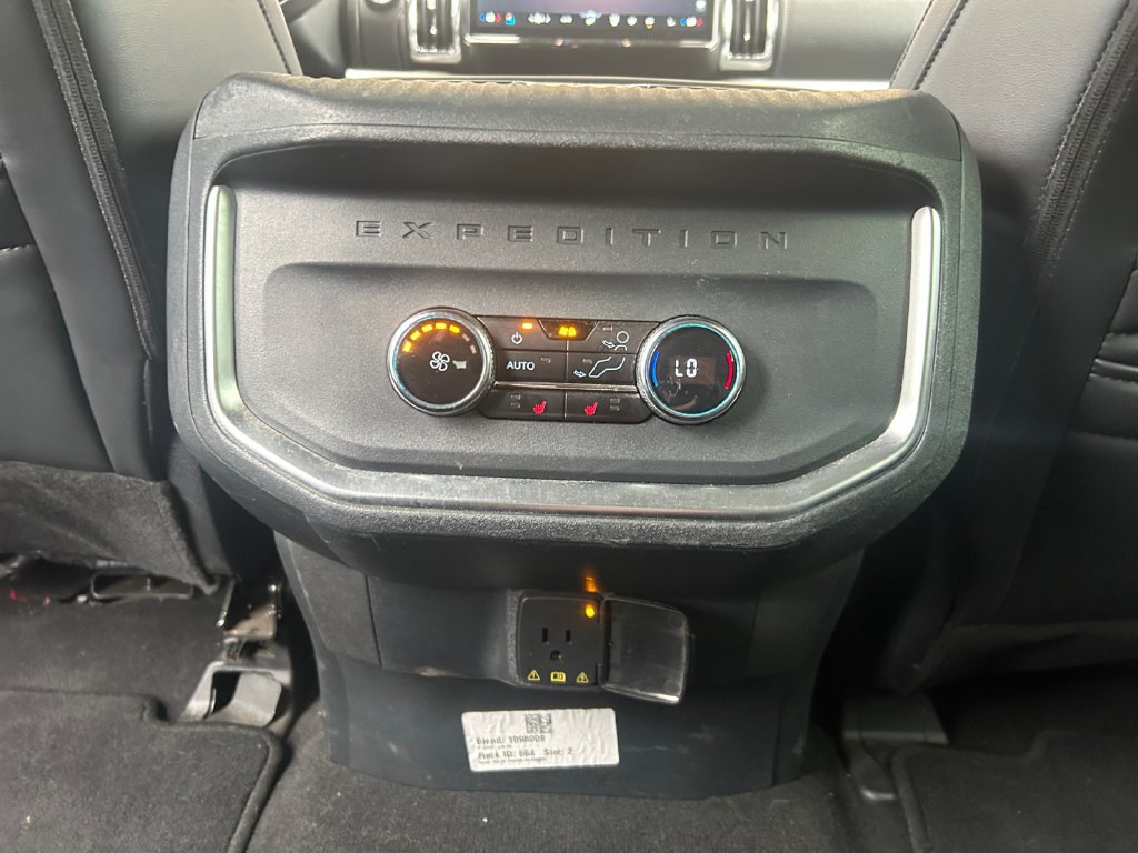 Used 2025 Ford Expedition Platinum AWD/4WD image 23