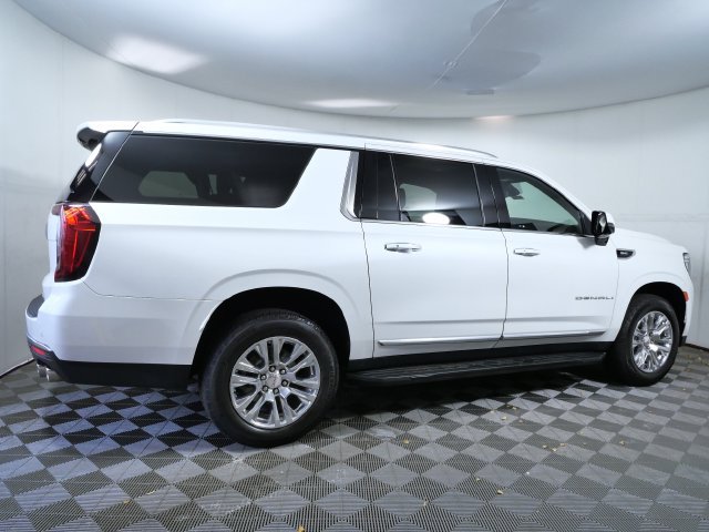 Used 2023 GMC Yukon XL Denali AWD/4WD image 6