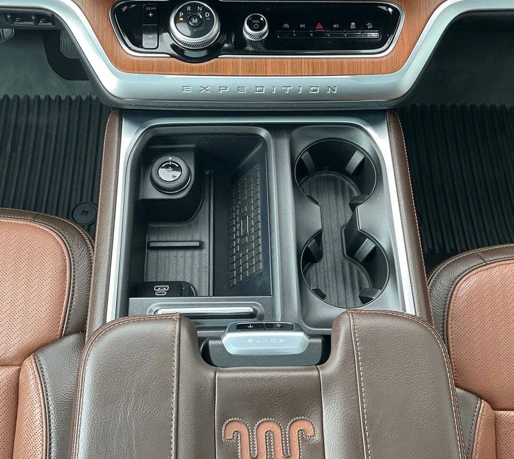 Used 2025 Ford Expedition Max King Ranch image 16