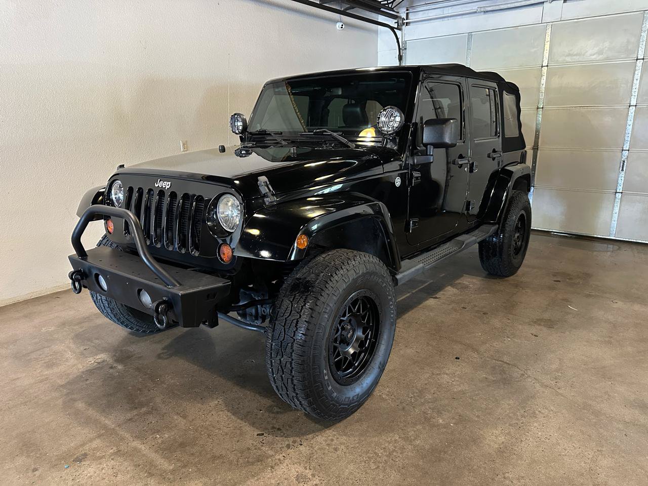 Used 2012 Jeep Wrangler Unlimited Sahara AWD/4WD image 3