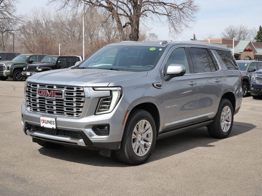 Used 2025 GMC Yukon Denali w/ Sun & Power Step Package image 4