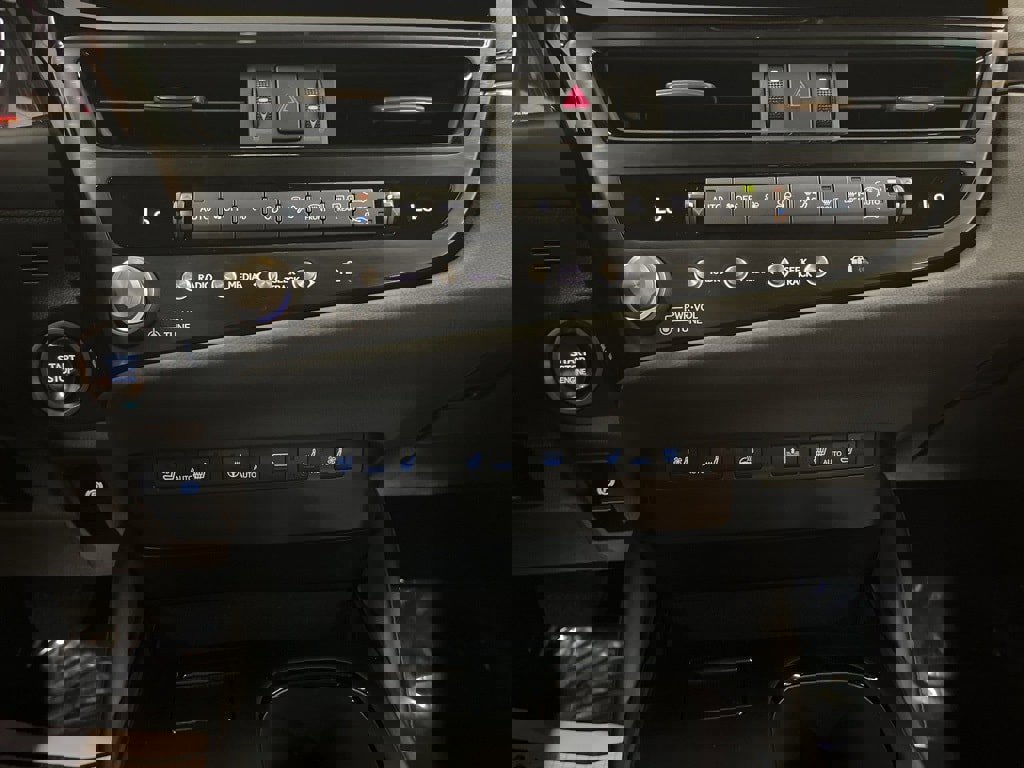 Used 2024 Lexus ES 350 Ultra Luxury w/ Accessory Package (Z2) image 21