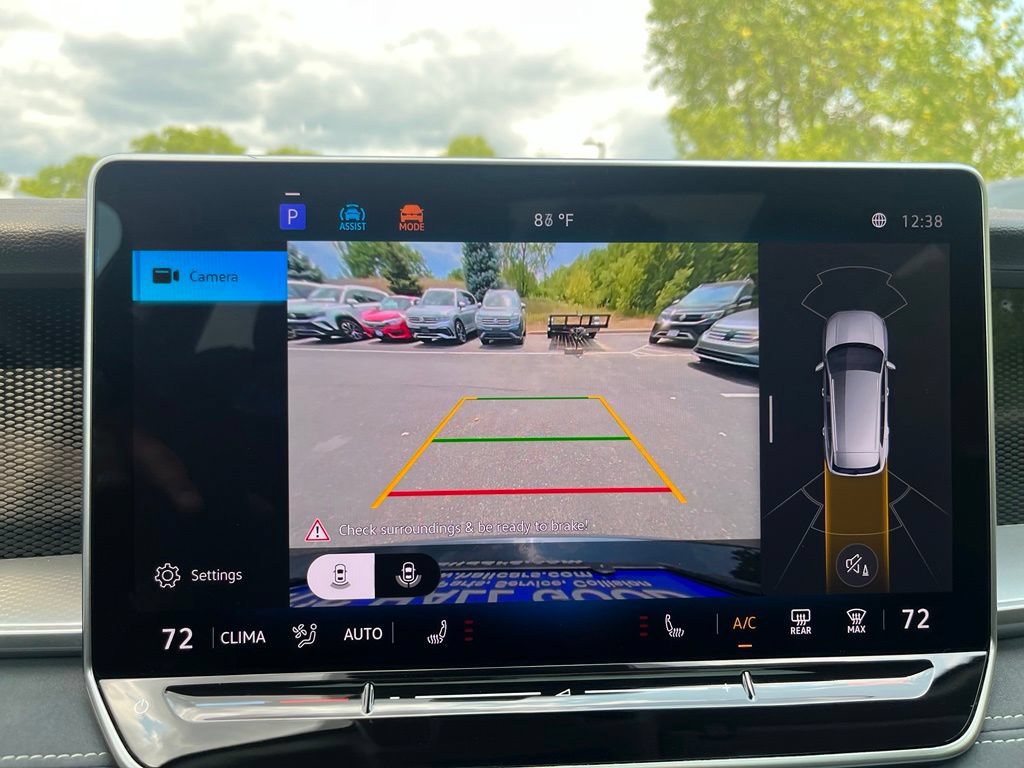 Certified 2025 Volkswagen Tiguan SE w/ Panoramic Sunroof Package AWD/4WD image 19