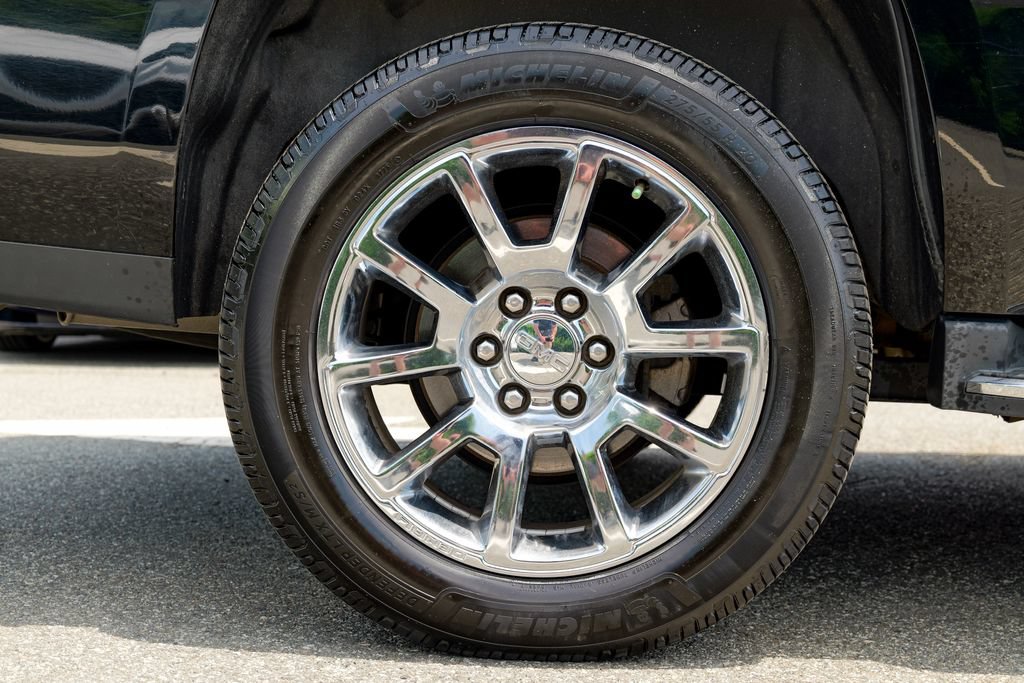 Used 2017 GMC Yukon Denali w/ Open Road Package AWD/4WD image 13