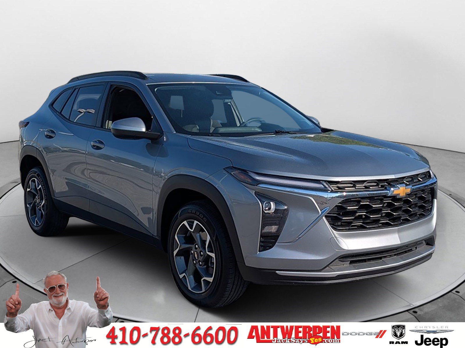 Used 2024 Chevrolet Trax LT FWD image 1