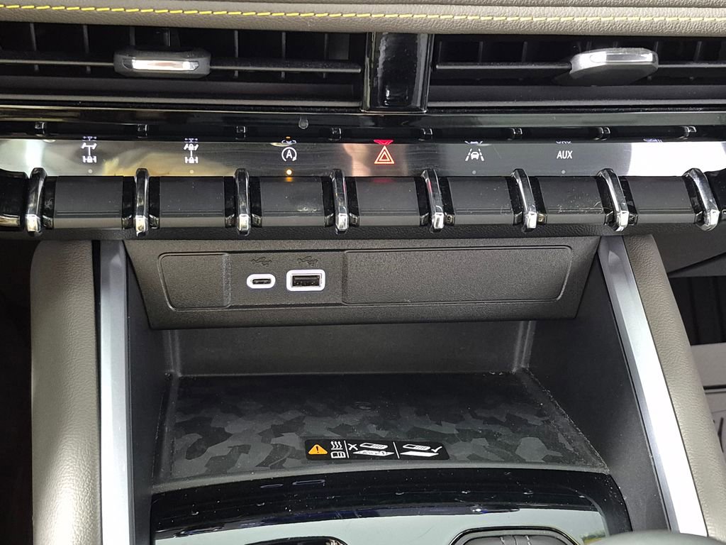 Certified 2024 Chevrolet Colorado ZR2 w/ ZR2 Bison Edition image 18