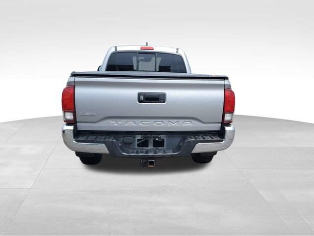 Used 2019 Toyota Tacoma SR5 w/ SR5 Appearance Package (SM) AWD/4WD image 5