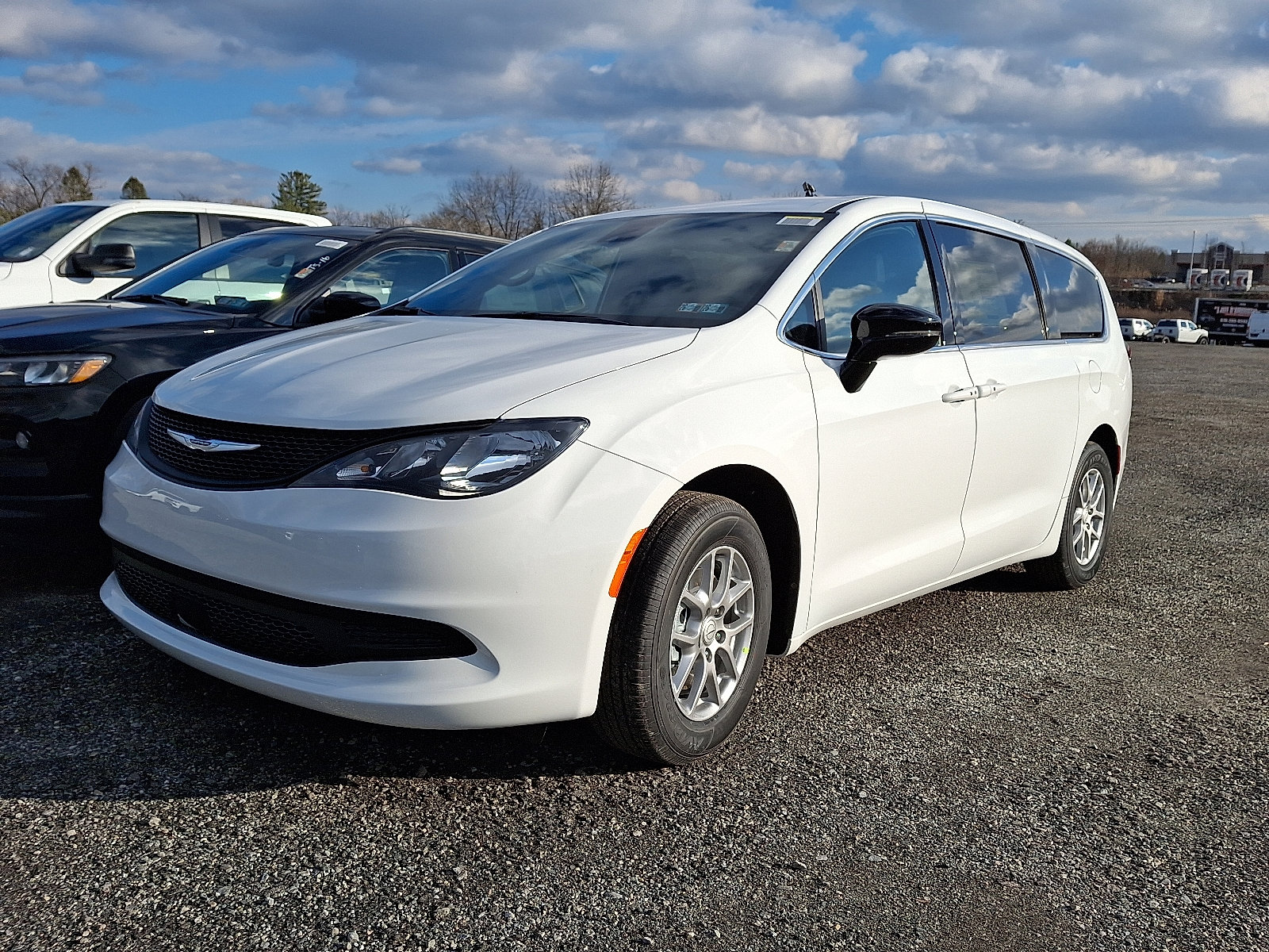 New 2026 Chrysler Voyager LX image 3