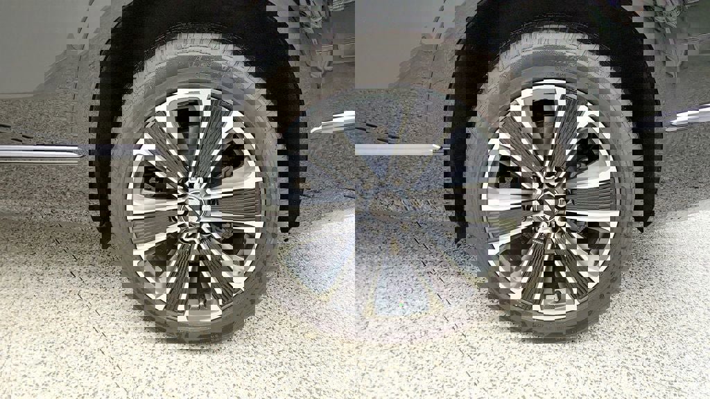 Used 2026 Cadillac Vistiq Sport image 9