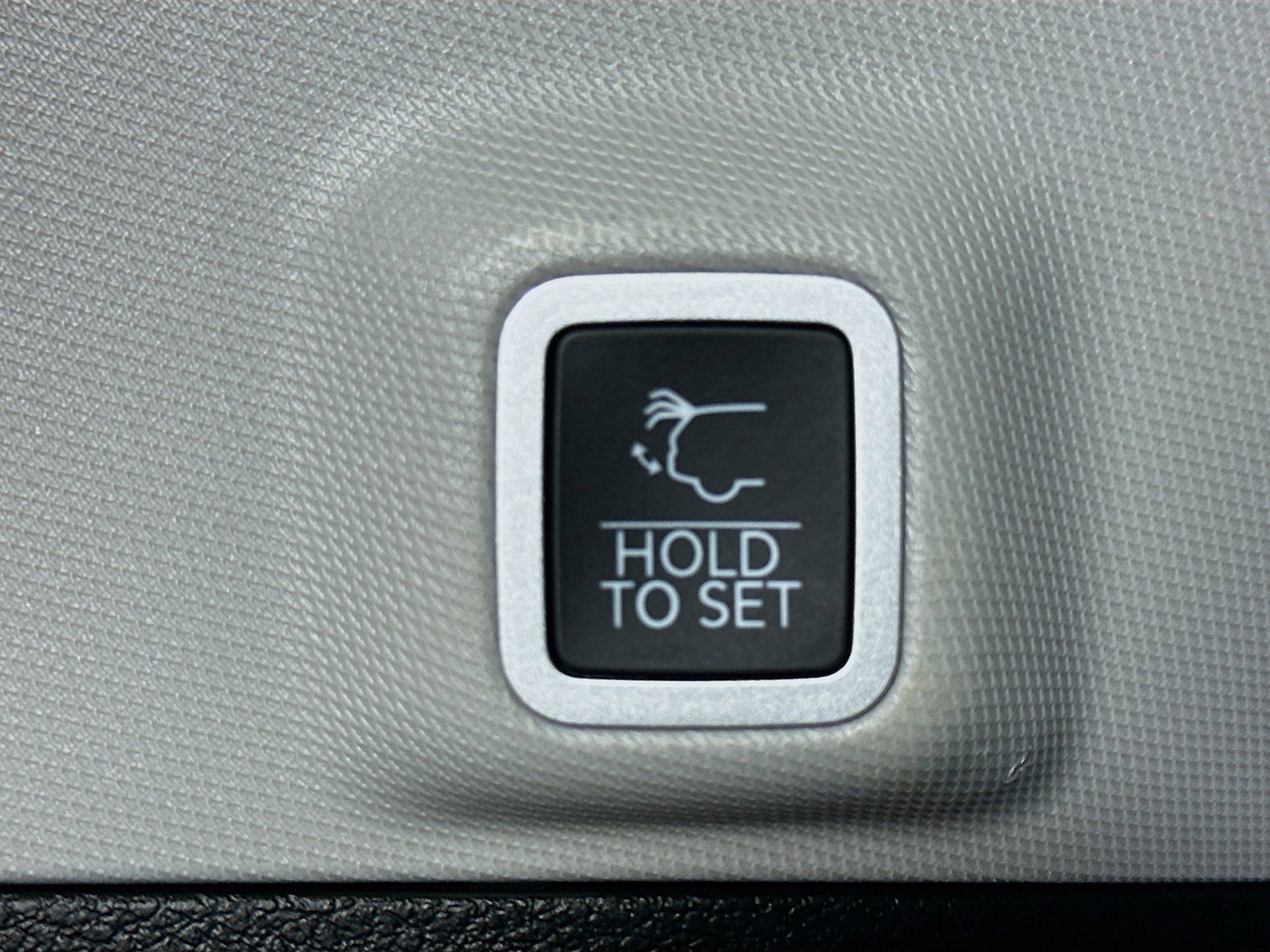 Used 2023 Jeep Grand Cherokee Limited image 30