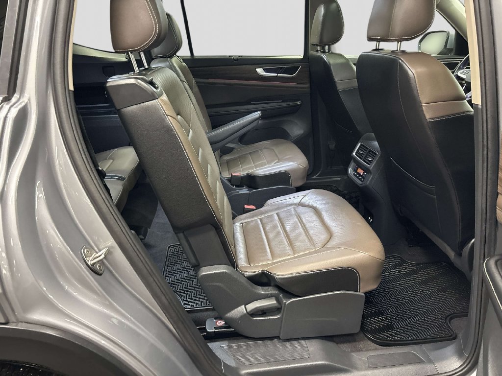 Certified 2024 Volkswagen Atlas SEL AWD/4WD image 17
