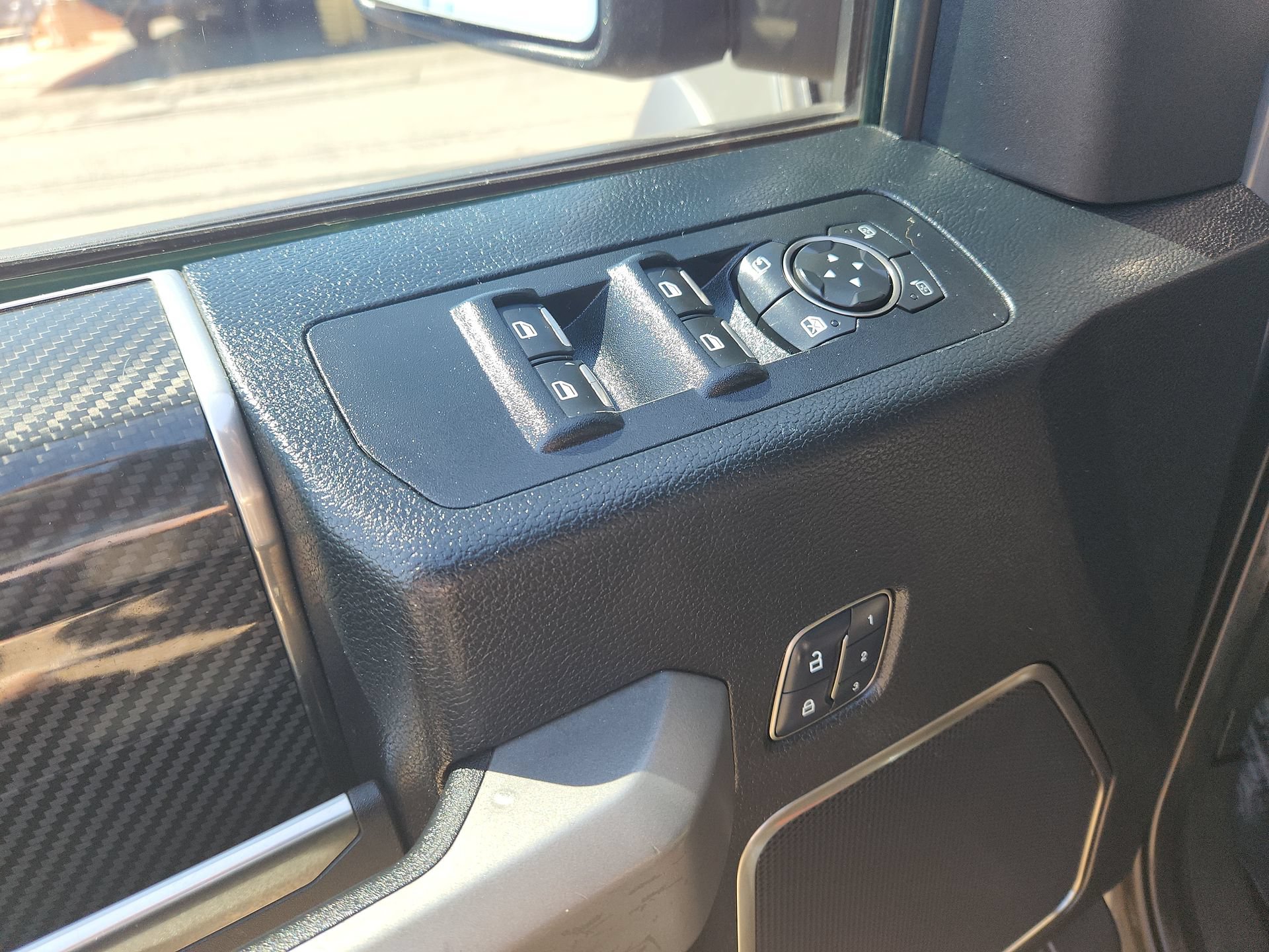 Used 2018 Ford F150 Raptor w/ Equipment Group 802A Luxury AWD/4WD image 15