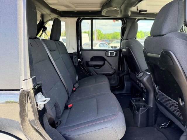 Used 2024 Jeep Wrangler Unlimited Rubicon AWD/4WD image 11