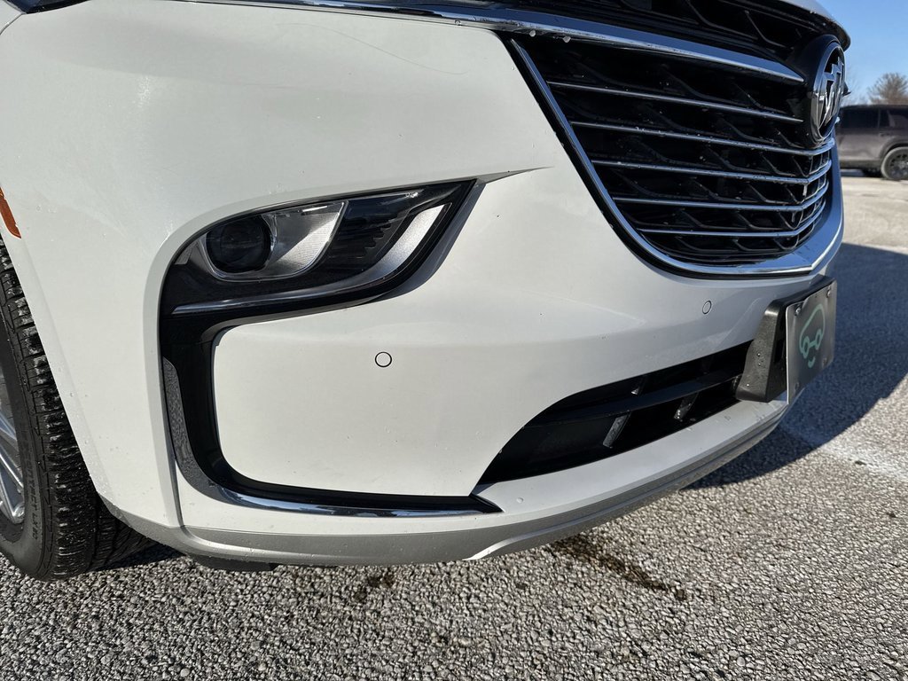 Used 2023 Buick Enclave Essence w/ Experience Buick Package image 5