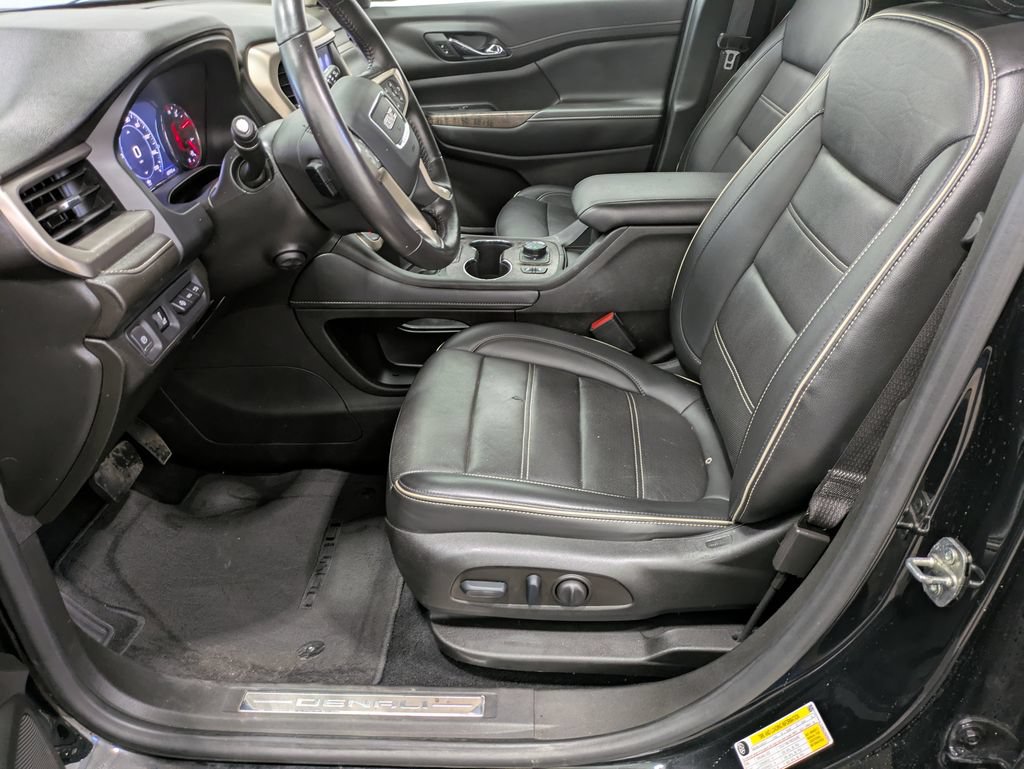 Used 2022 GMC Acadia Denali w/ Black Diamond Edition AWD/4WD image 6