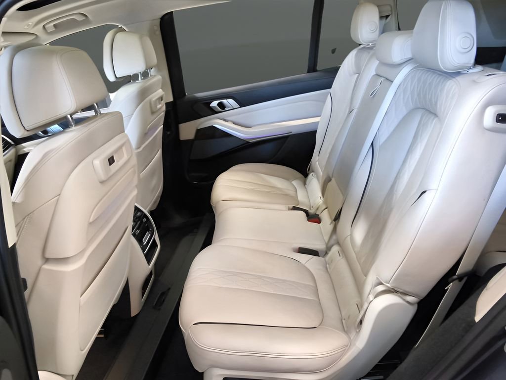 Used 2020 BMW X7 xDrive40i w/ Premium Package AWD/4WD image 31