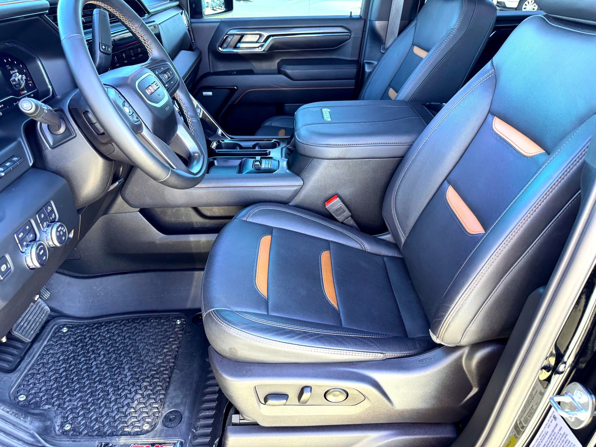 Used 2024 GMC Sierra 3500 AT4 w/ AT4 Premium Plus Package image 12