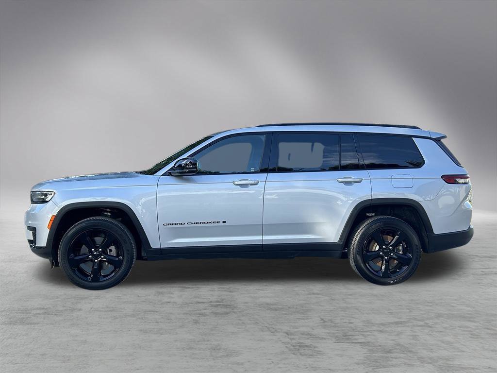 Used 2025 Jeep Grand Cherokee L Altitude RWD image 8