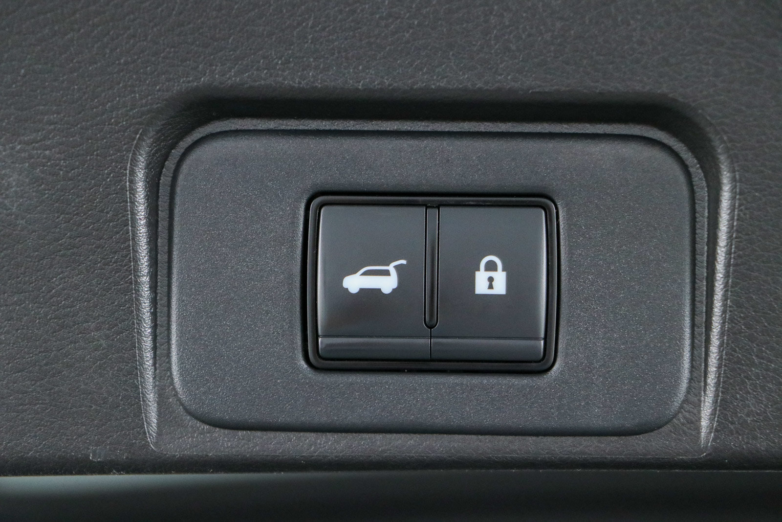 Used 2024 Nissan Rogue SV w/ SV Premium Package FWD image 30