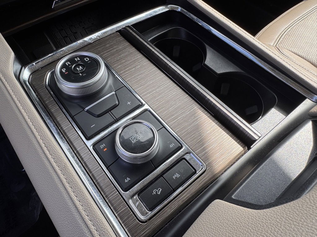 Used 2022 Ford Expedition Limited image 24