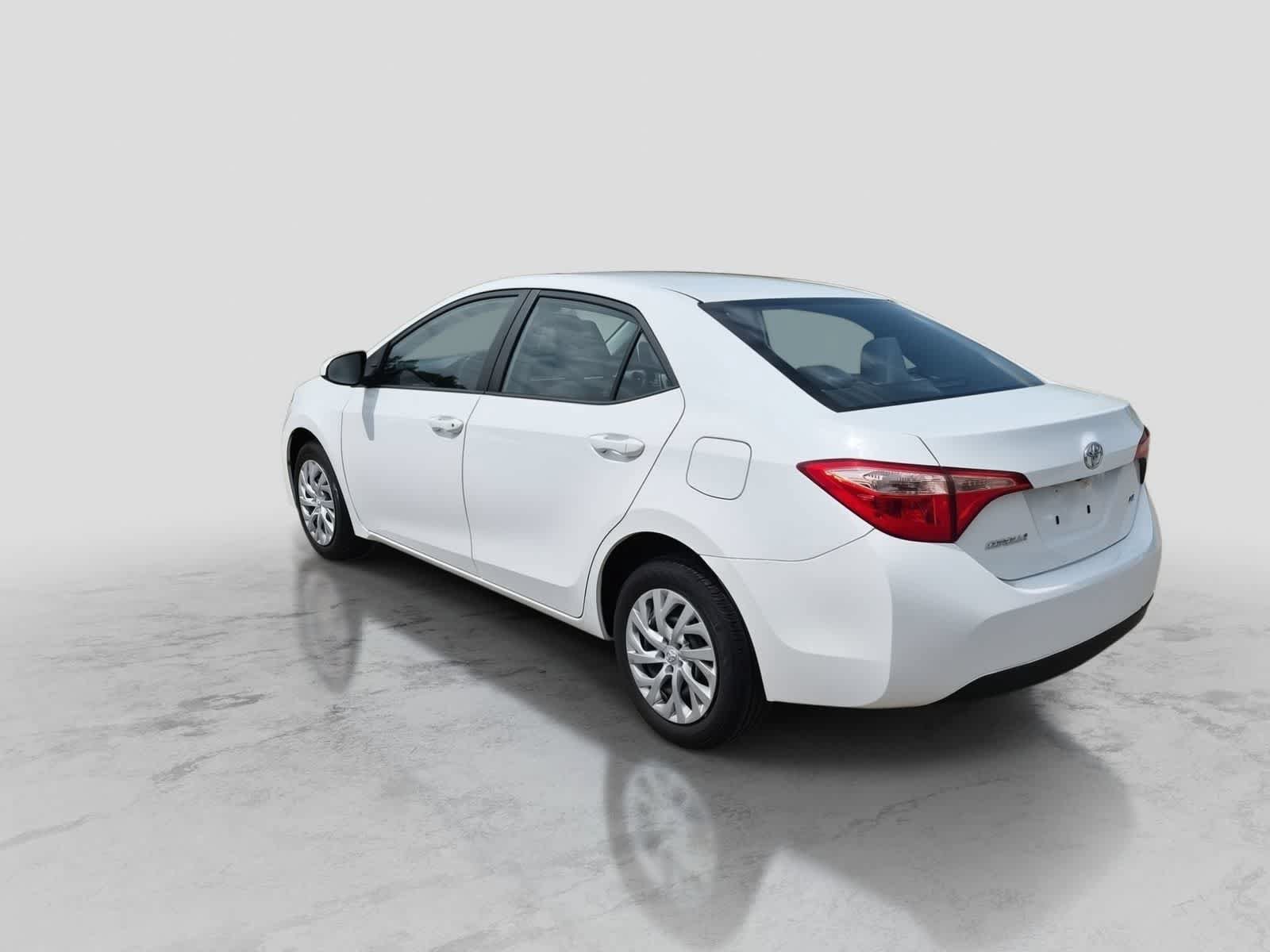 Used 2018 Toyota Corolla LE FWD image 6