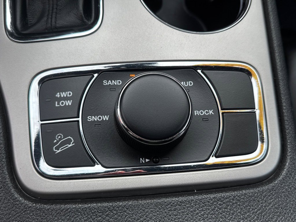 Used 2018 Jeep Grand Cherokee Limited image 12