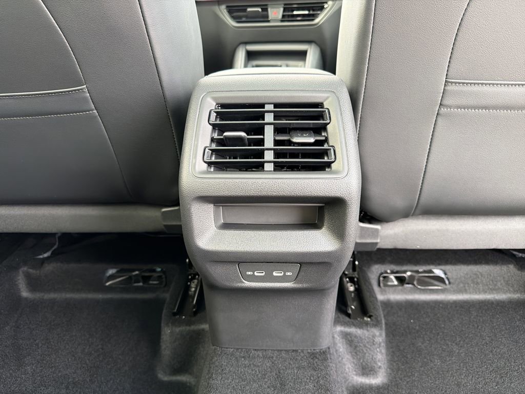 New 2026 Volkswagen Tiguan SE R-Line image 23