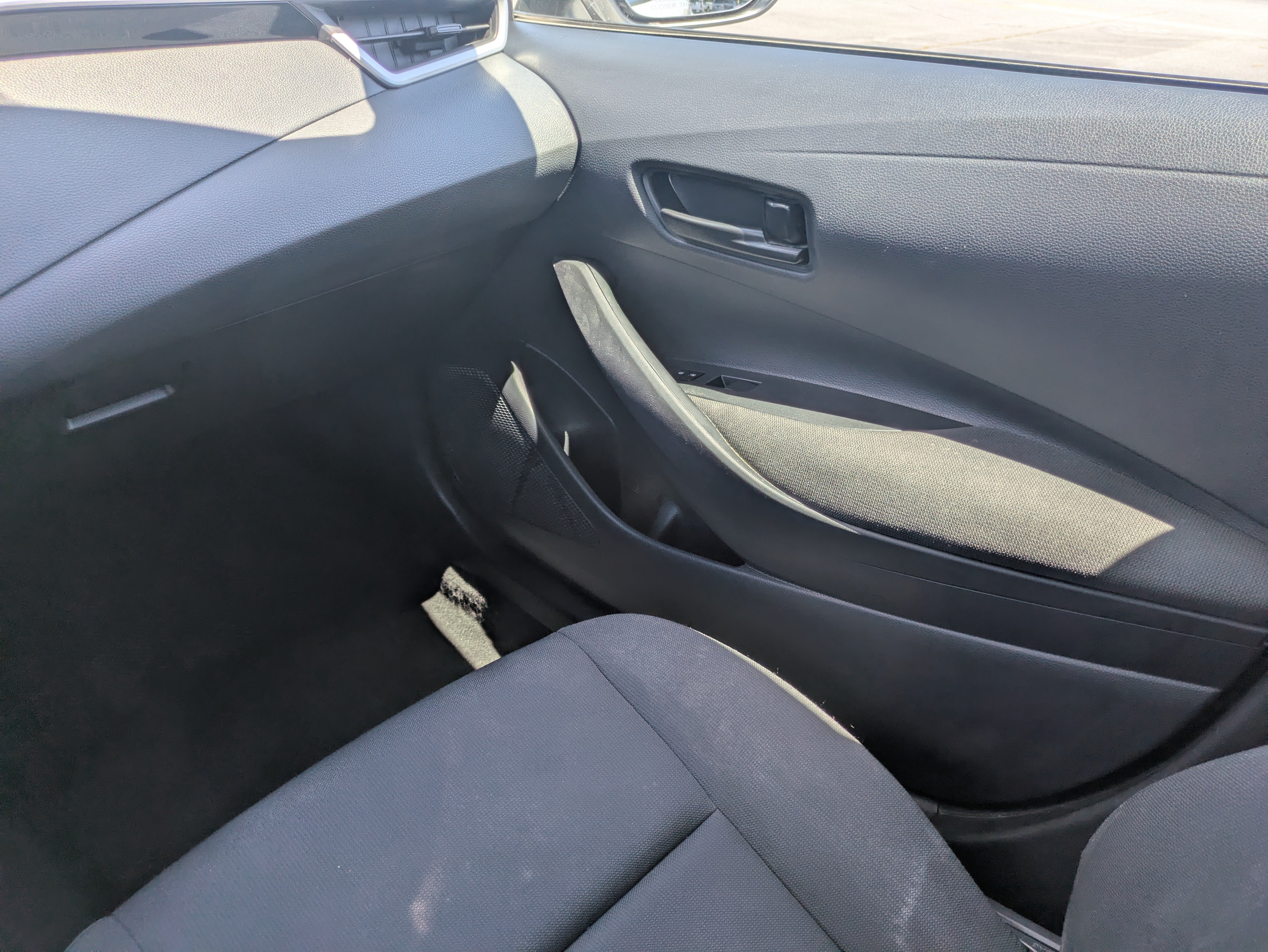 Used 2025 Toyota Corolla LE FWD image 10